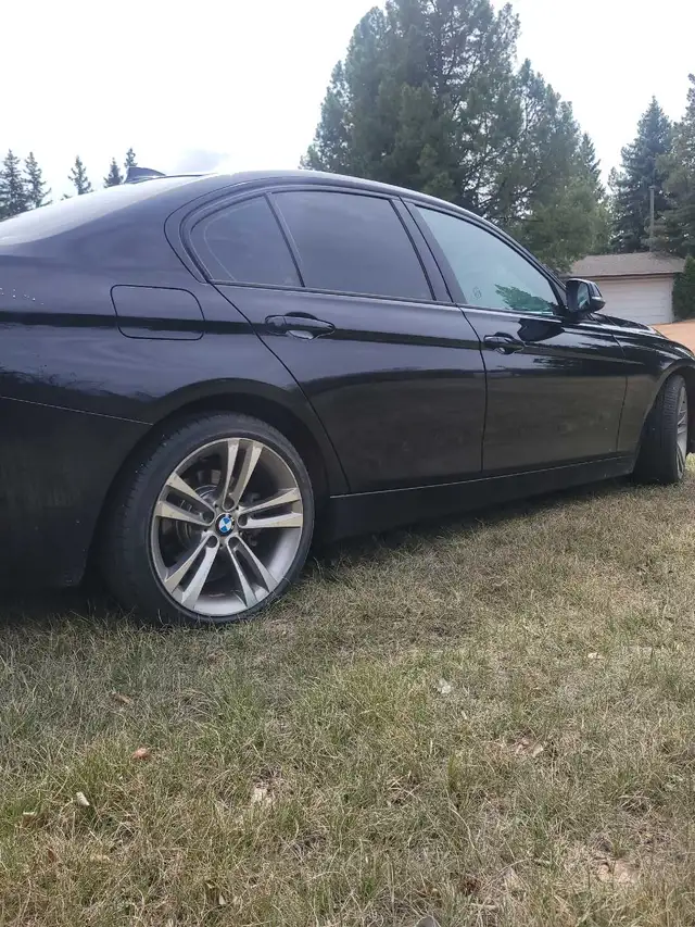 2016 BMW 320i X-drive - Photo 4