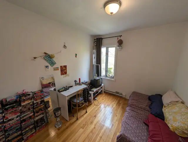 ROOM FOR RENT STARTING JUNE IN SAINT MICHEL MONTRÉAL - Photo 2