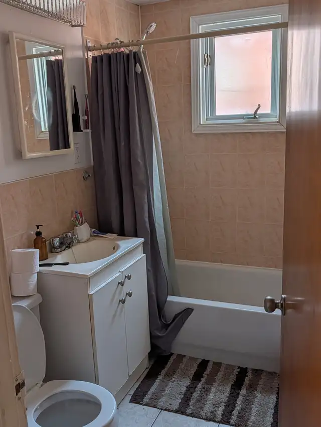 ROOM FOR RENT STARTING JUNE IN SAINT MICHEL MONTRÉAL - Photo 9