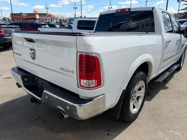 2015 RAM 1500 LARAMIE CREWCAB ECO DIESEL 4X4 / ACCIDENT FREE - Photo 6