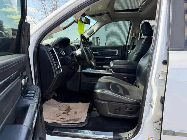 2015 RAM 1500 LARAMIE CREWCAB ECO DIESEL 4X4 / ACCIDENT FREE - Photo 14