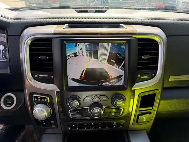 2015 RAM 1500 LARAMIE CREWCAB ECO DIESEL 4X4 / ACCIDENT FREE - Photo 17