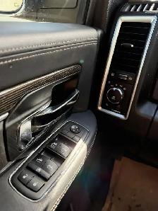 2015 RAM 1500 LARAMIE CREWCAB ECO DIESEL 4X4 / ACCIDENT FREE - Photo 19