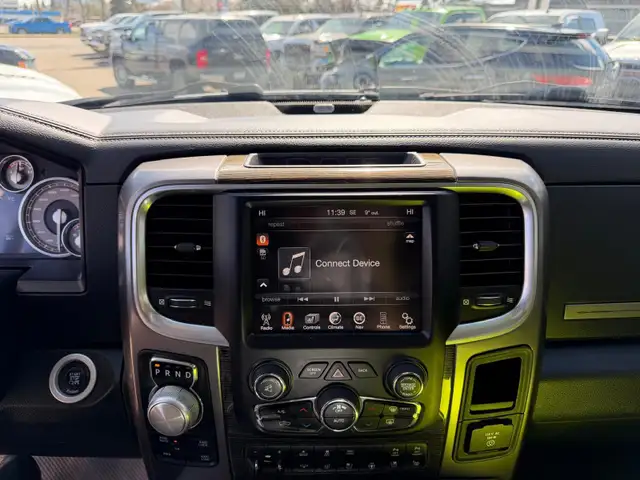 2015 RAM 1500 LARAMIE CREWCAB ECO DIESEL 4X4 / ACCIDENT FREE - Photo 20
