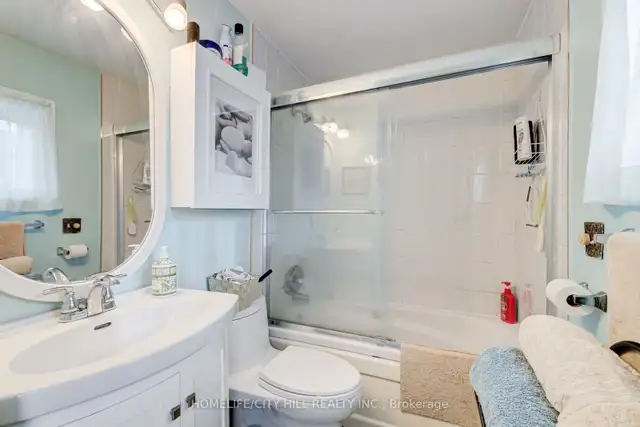Second Floor Room for Rent - Mississauga - Photo 7