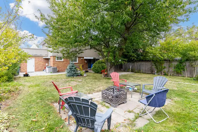 Second Floor Room for Rent - Mississauga - Photo 9