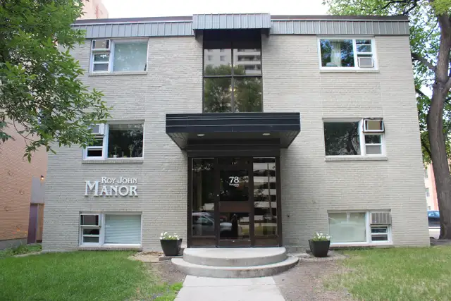 1 Bedroom Apartment Available: 78 Hargrave Street!