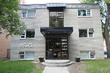 1 Bedroom Apartment Available: 78 Hargrave Street!