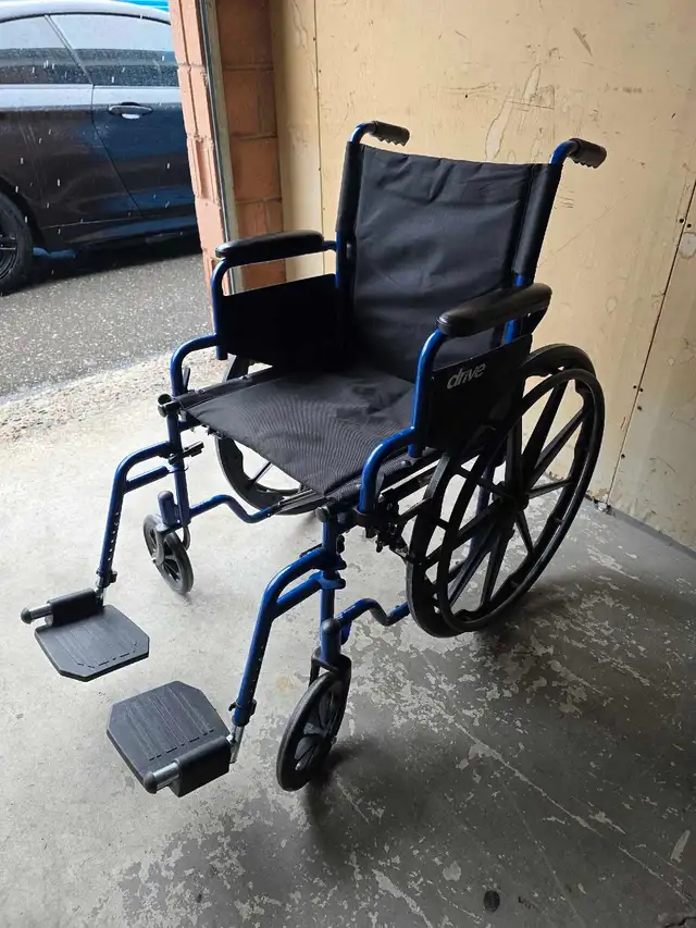 Wheelchair with 18' seat