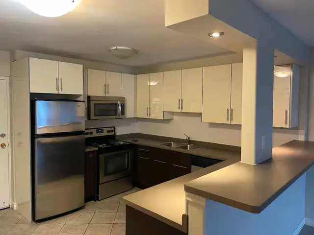 Spacious Renovated Oversized 3-Bedroom—Available Immediately!! - Photo 2