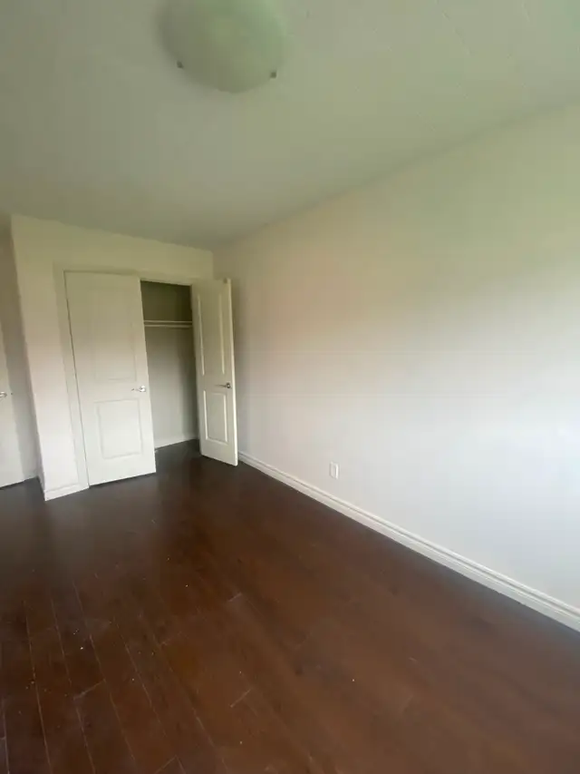 Spacious Renovated Oversized 3-Bedroom—Available Immediately!! - Photo 7