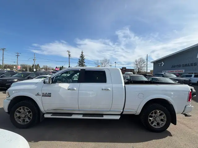 2018 RAM 3500 LIMITED LONGHORN MEGACAB / ONE OWNER ACCIDENT FREE - Photo 2