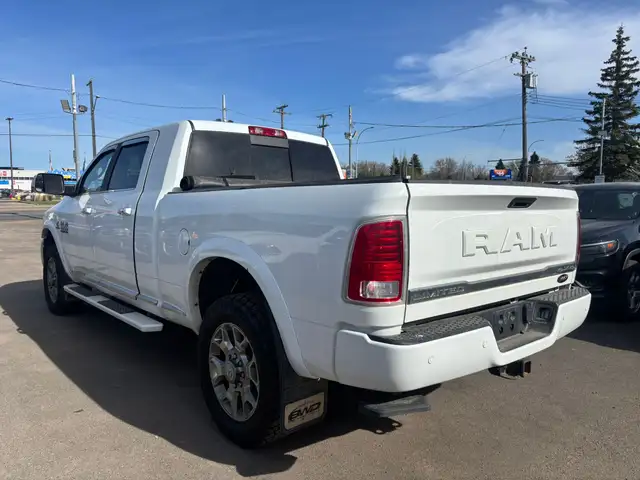 2018 RAM 3500 LIMITED LONGHORN MEGACAB / ONE OWNER ACCIDENT FREE - Photo 3