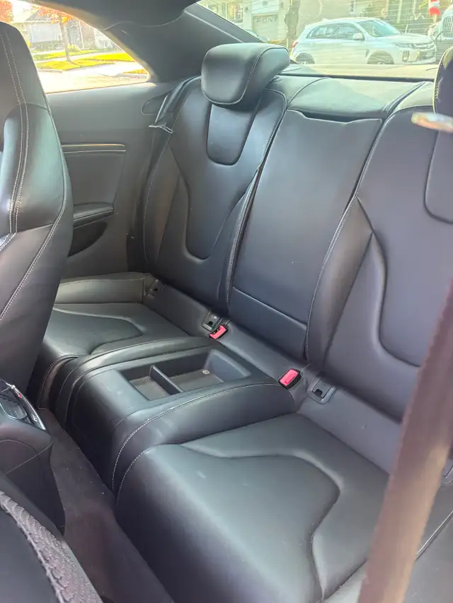 Audi S5 3.0T (Manual) - Photo 7