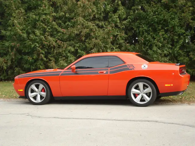 2009 DODGE CHALLENGER SRT8 - Photo 2