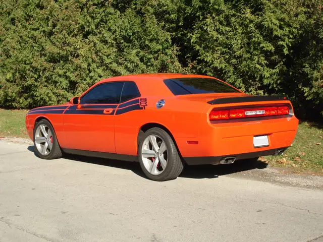 2009 DODGE CHALLENGER SRT8 - Photo 3