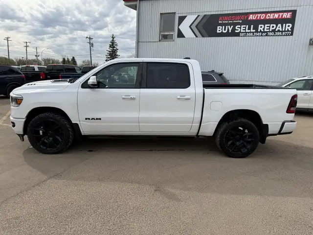 2019 Ram 1500 SPORT 4X4 / 5.7L HEMI / ONE OWNER - Photo 2