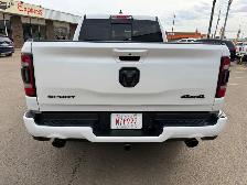2019 Ram 1500 SPORT 4X4 / 5.7L HEMI / ONE OWNER - Photo 4
