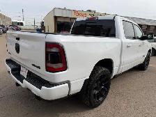 2019 Ram 1500 SPORT 4X4 / 5.7L HEMI / ONE OWNER - Photo 5
