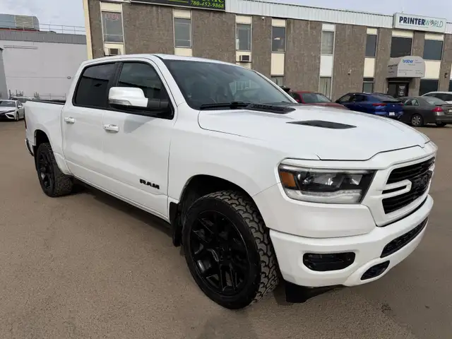 2019 Ram 1500 SPORT 4X4 / 5.7L HEMI / ONE OWNER - Photo 7