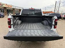 2019 Ram 1500 SPORT 4X4 / 5.7L HEMI / ONE OWNER - Photo 10