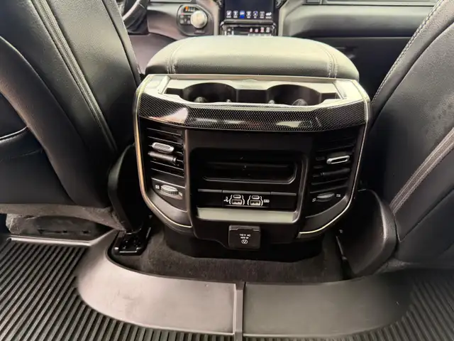 2019 Ram 1500 SPORT 4X4 / 5.7L HEMI / ONE OWNER - Photo 13