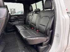 2019 Ram 1500 SPORT 4X4 / 5.7L HEMI / ONE OWNER - Photo 14