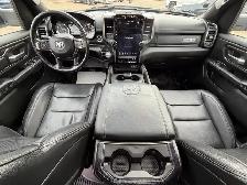 2019 Ram 1500 SPORT 4X4 / 5.7L HEMI / ONE OWNER - Photo 16