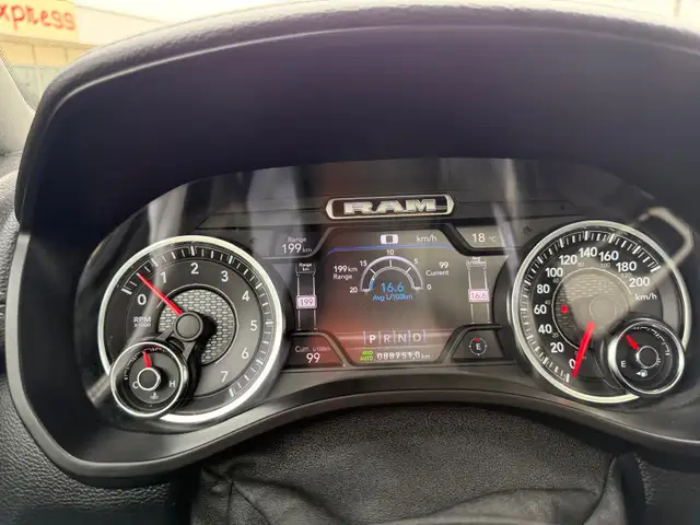 2019 Ram 1500 SPORT 4X4 / 5.7L HEMI / ONE OWNER - Photo 20