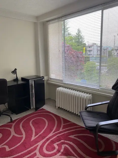 Bright Room Available in Fairview Rooming House - Photo 6