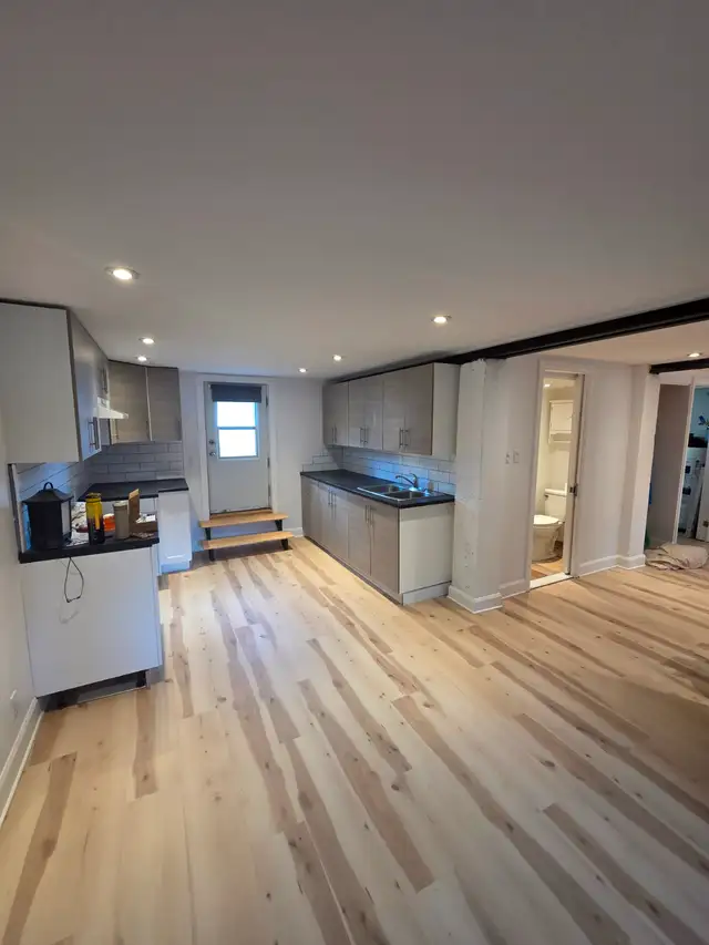 Grand studio rénové 650 pi² – Rosemont – Électros inclus - Photo 8