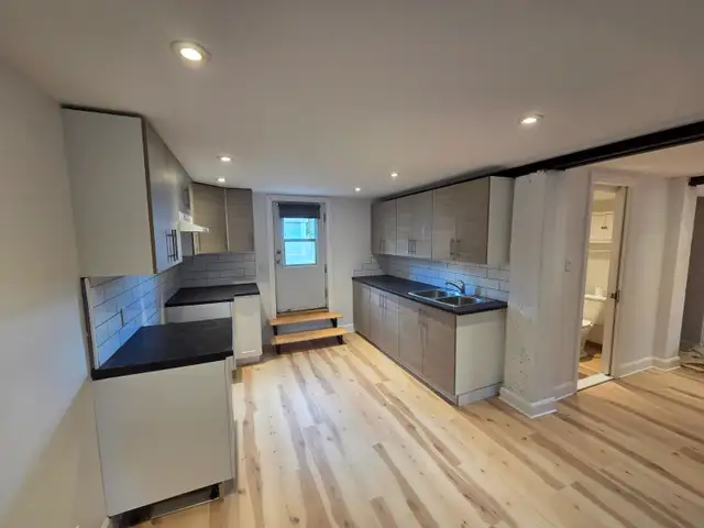 Grand studio rénové 650 pi² – Rosemont – Électros inclus - Photo 10