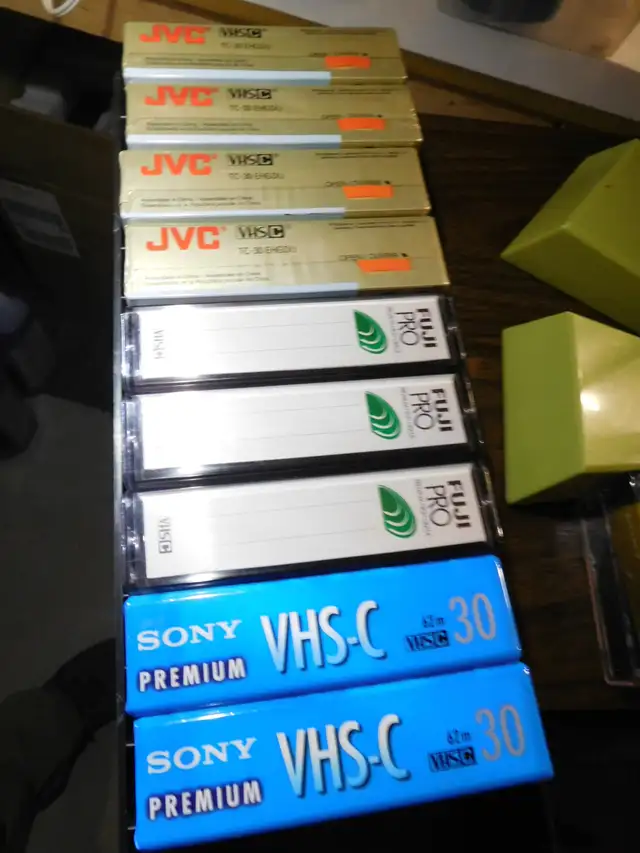 CASSETTES VHS -C
