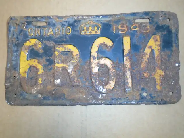 Vintage Ontario license plates - Photo 2