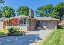 The Basement Unit With 2.5 Bedroom For Rent