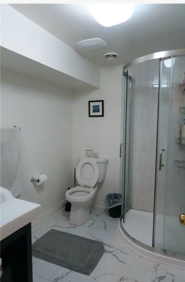 The Basement Unit With 2.5 Bedroom For Rent - Photo 6