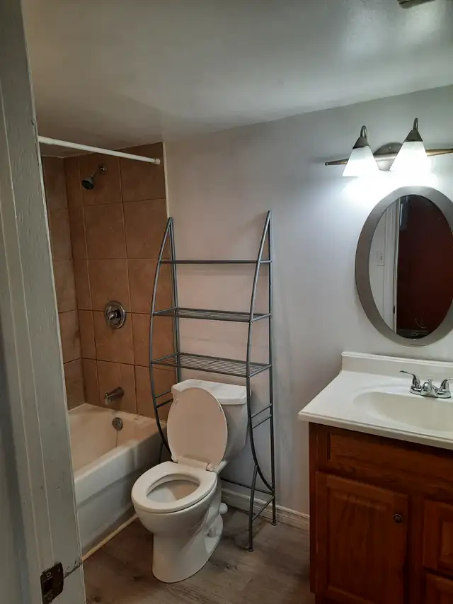 For Rent  1 Bedroom Apartment - Photo 3