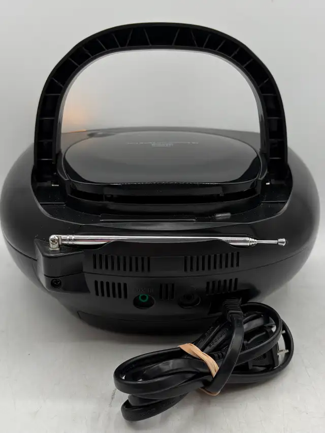 Insignia ns-b4111-c Portable Radio & CD Player with Power - Photo 4