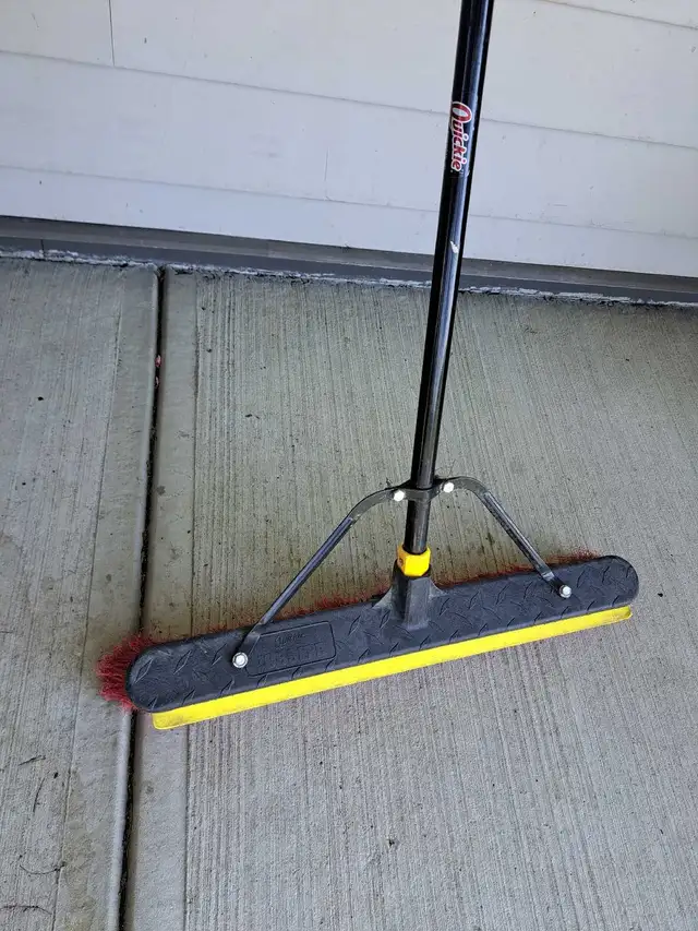 Siding/roofing tools