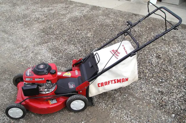 CRAFTSMAN SELF PROPELLED GAS LAWNMOWER