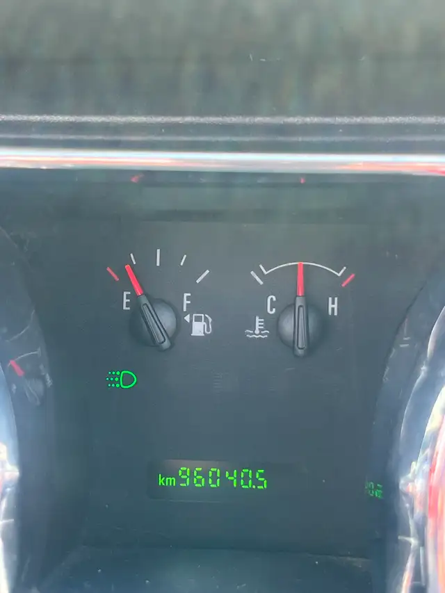 2005 Ford Mustang GT Convertible - Redfire Metallic - One Owner - Photo 6