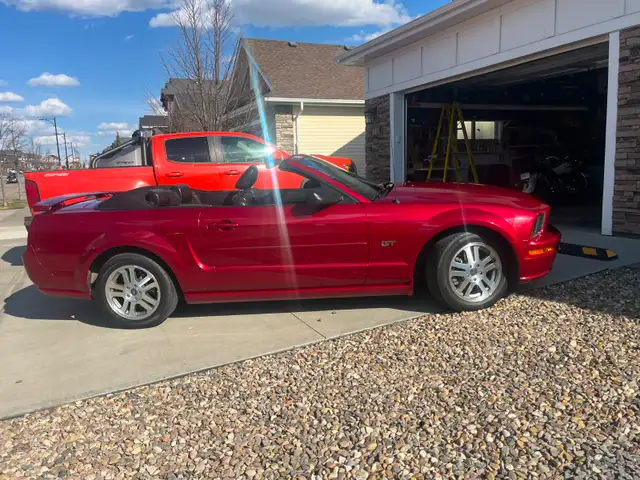 2005 Ford Mustang GT Convertible - Redfire Metallic - One Owner - Photo 9