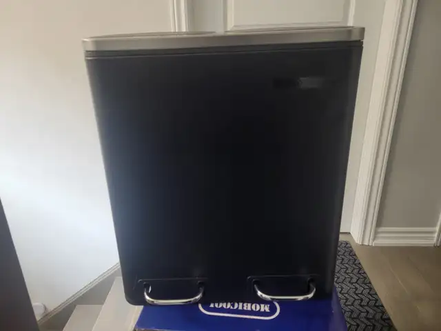 Dual garbage can