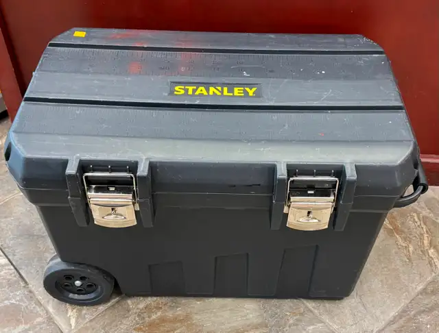 24Gal Stanley Wheeled Toolbox with Handle