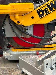 Dewalt dw718 Corded Miter Saw - Photo 3