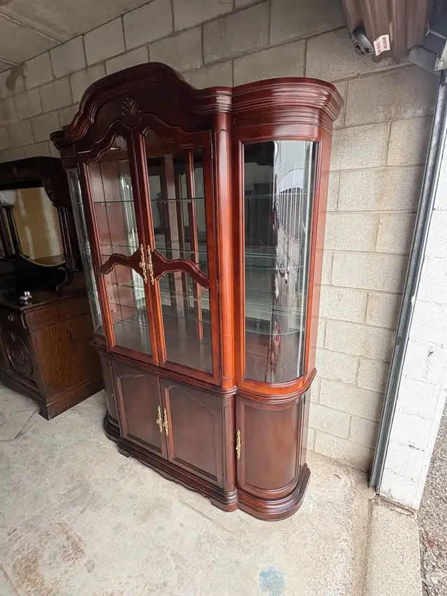 Free delivery used Vintage Wooden Curio Display Cabinet - Photo 7