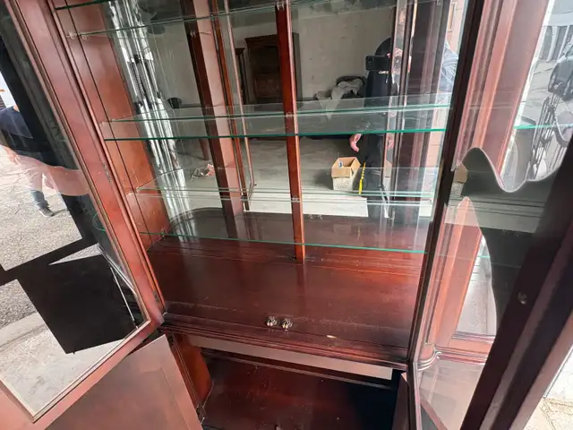 Free delivery used Vintage Wooden Curio Display Cabinet - Photo 10