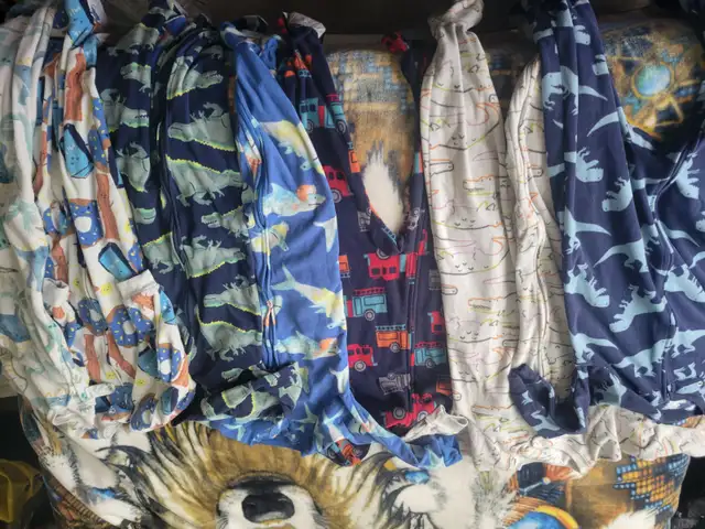 Boys footed pj's - Photo 2
