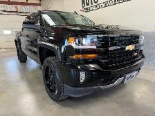 2018 Chevrolet Silverado 1500 LT-Z71 / 4x4 / Crew / Local - Photo 2