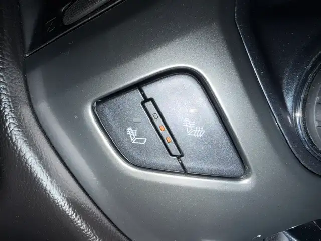 2018 Chevrolet Silverado 1500 LT-Z71 / 4x4 / Crew / Local - Photo 19